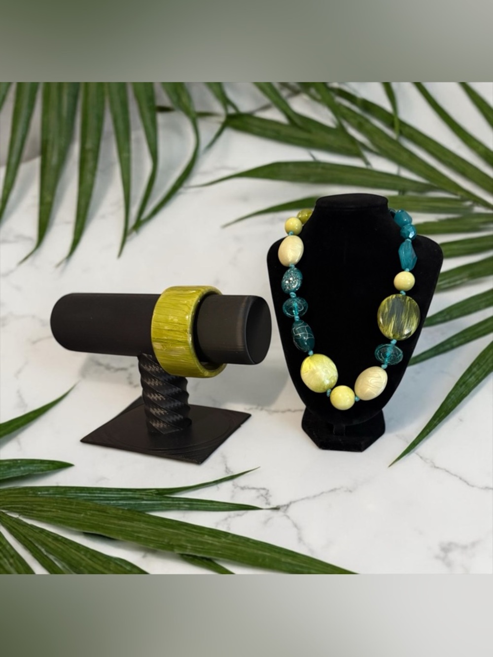 💚Vintage Lime Green & Teal Bead Necklace w/Chunky Lime Leaves Resin Bangle/EUC💚